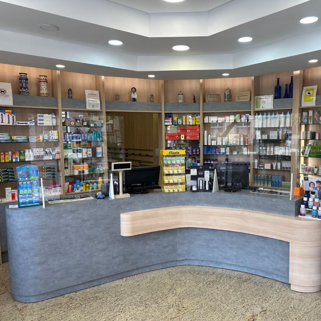 1-interior-farmacia-espeso